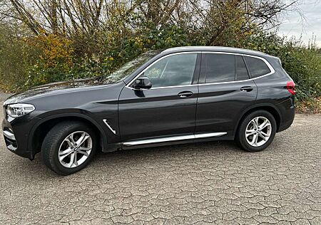 BMW X3 83TKM AHK PANO TOTWINKEL HEAD UP DAB LED uvm.. TOP