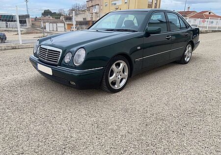 Mercedes-Benz E 300 TD Avantgarde