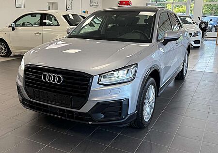 Audi Q2 quattro Design/S TRONIC/Navi/Licht&Optik Pak.