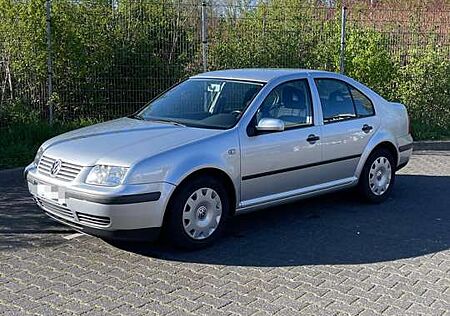 Volkswagen Bora 1.6 Edition