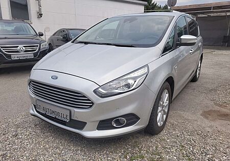 Ford S-Max Titanium