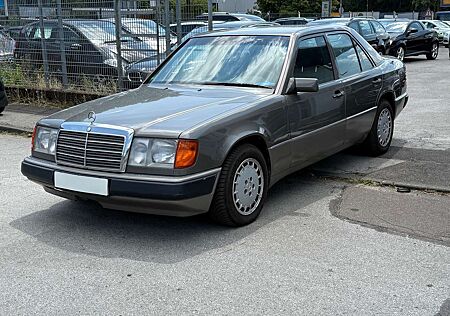 Mercedes-Benz E 200 W124 Automatik Oldtimer 2.Hand Rentnerfahrzeug