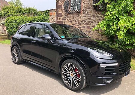 Porsche Cayenne S Diesel PDLS+/Pano/Chrono/BOSE/APPROVED