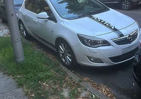 Opel Astra J