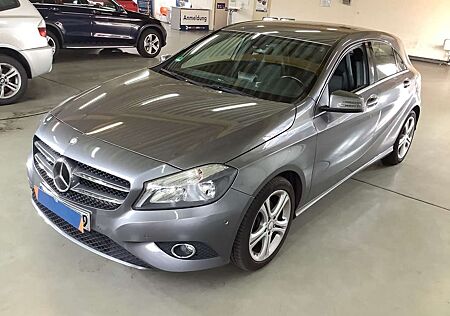 Mercedes-Benz A 180 BLUEEFFICIENCY+RATENKAUF OHNE BANK+TÜV NEU