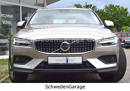 Volvo V60 Cross Country Plus AWD