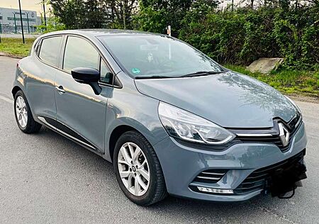 Renault Clio Limited-Vollausstattung.