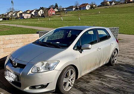 Toyota Auris Luna