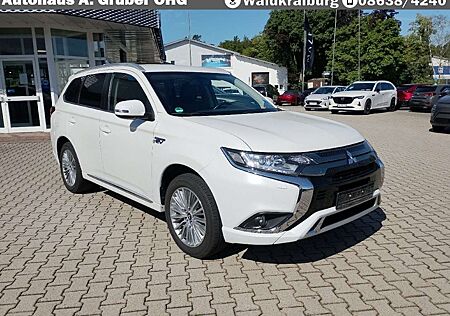 Mitsubishi Outlander 4WD Plug-In Hybrid +LED+8fach+Navi