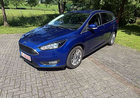 Ford Focus 1.0 Navi PDC SHZ Zahnriemen Neu