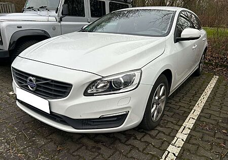 Volvo V60 Kinetic+NAVI+KAMERA+BI XENON+SCHIEBEDACH+PDC