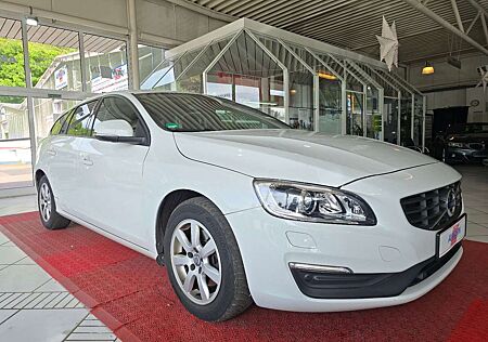 Volvo V60 Kinetic+NAVI+KAMERA+BI XENON+PDC+