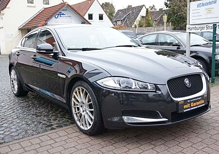 Jaguar XF 3.0 V6 Diesel*AUTOMATIK*NAVI*LEDER*XENON