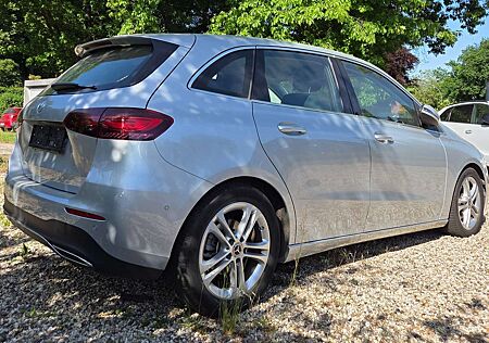Mercedes-Benz B 180 B-Klasse 7G-DCT Entry