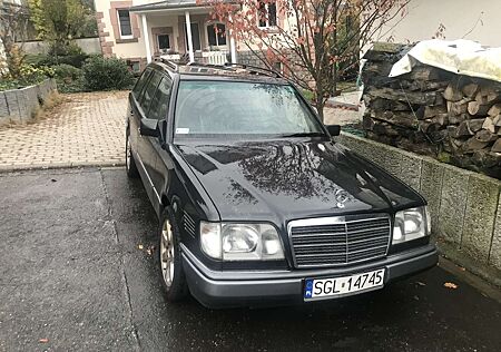 Mercedes-Benz E 300 T Turbo D 4Matic