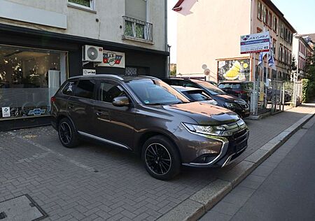 Mitsubishi Outlander Diamant Edition+ 1.Hand LED Kamera