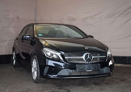 Mercedes-Benz A 180 Automatik Urban LED Navi PDC Facelift