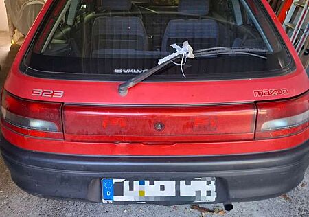 Mazda 323 (J)