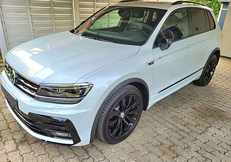 VW Tiguan Volkswagen 2.0 TDI, 2x R-line, Ahk, Pano, 4 Motion