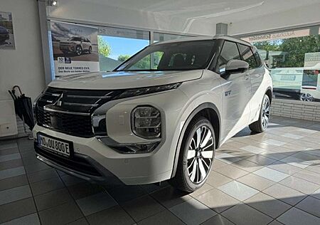 Mitsubishi Outlander 2.4 4WD Plug-In Hybrid Top