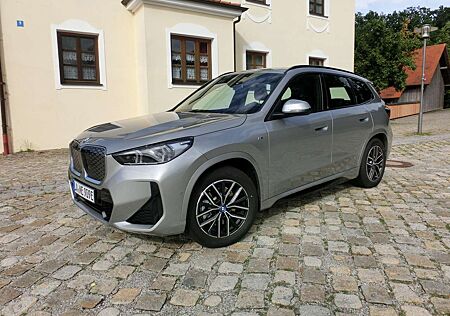 BMW iX1 xDrive30 M Sportpaket