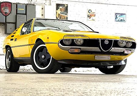 Alfa Romeo Montreal Modificata * mit Servo