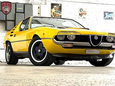 Alfa Romeo Montreal Modificata * mit Servo