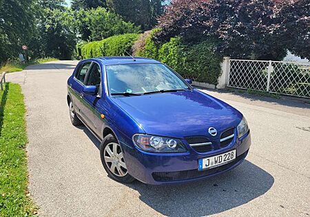 Nissan Almera Fließheck 5-Türer 1.5 acenta