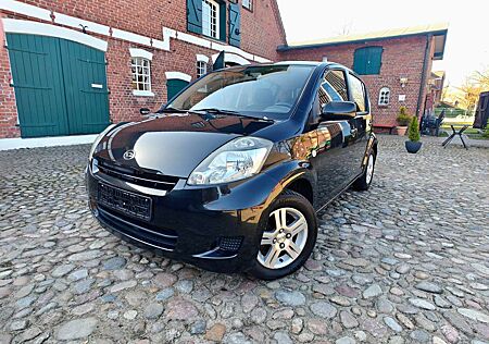 Daihatsu Sirion 1,3 Benziner /Sport Edition MOMO Design/Klima-Navi