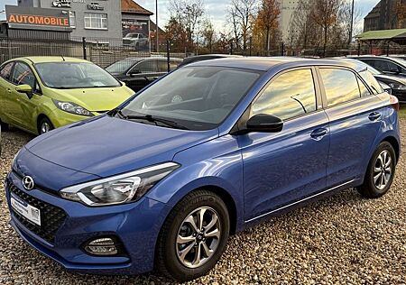 Hyundai i20 1.3/Klima/Kamera/Temp/DAB/Sitzh/PDC/Tel/BC!