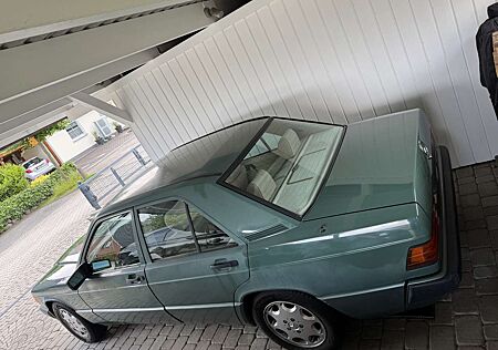 Mercedes-Benz 190 E 1.8 Nachlass Achatgrün