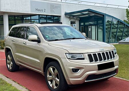 Jeep Grand Cherokee 3.0I Multijet Overland Pano Luft ACC AHK Belüftun