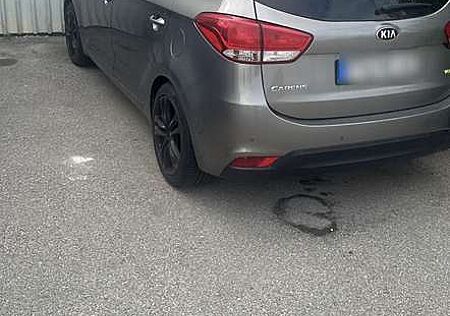 Kia Carens 1.7 CRDi Vision