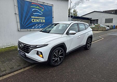 Hyundai Tucson gebraucht kaufen Hyundai Tucson Klima Alu19" RCam AHK BT 110 kW (150 PS), Schal...
