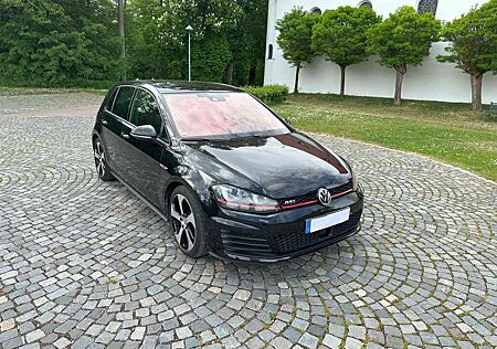 VW Golf GTI Volkswagen BlueMotion Technology