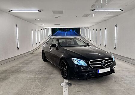 Mercedes-Benz E 250 Limousine | AMG / Night Paket | TÜV 2027