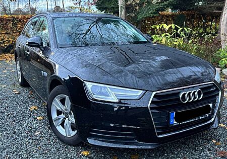 Audi A4 Avant mit Allwetter-Reifen, abn. AHK, TÜV neu