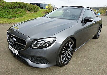 Mercedes-Benz E 220 D Coupe Avantgarde[Panorama/Kamera]