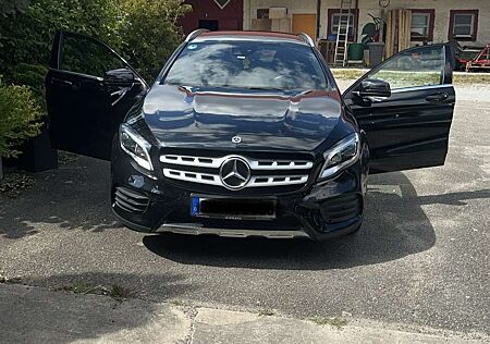 Mercedes-Benz GLA 200 AMG Line
