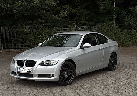 BMW 325i 325 E92 Coupe