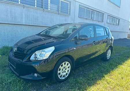 Toyota Verso Life 1,8L 1 Hand 7 Sitzer Facelift