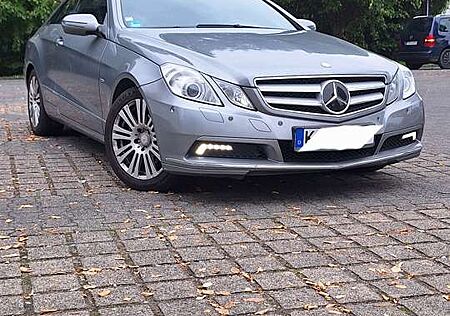Mercedes-Benz E 250 CGI Coupe BlueEFFICIENCY Automatik Avantgarde