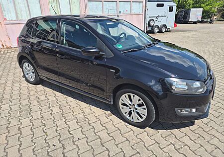 VW Polo Volkswagen V Life