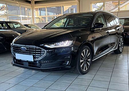 Ford Focus Titanium Autom 1.HD/NAVI/ACC/BLIS/LED/CAM