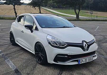 Renault Clio TCe 220 EDC R.S. Trophy