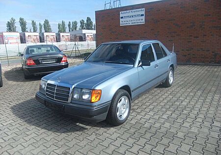 Mercedes-Benz E 230