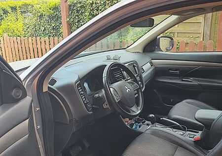 Mitsubishi Outlander 2.2 DI-D 4WD Aut. Diamant Edition
