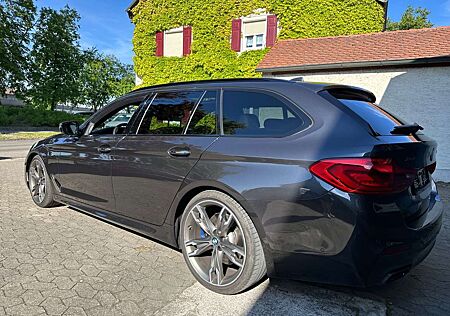 BMW 550 d xDrive PANO/Standhzg/Head-Up/20"ALU