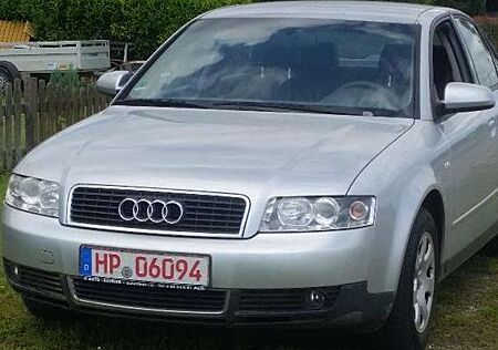 Audi A4 2.0 Lim. (8E)
