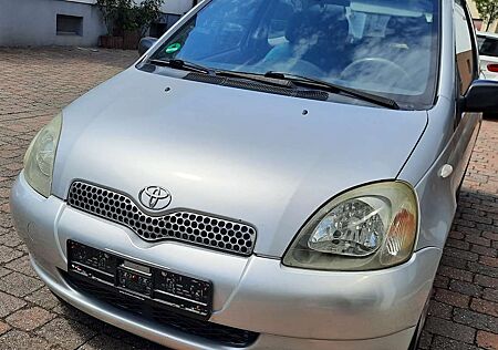 Toyota Yaris 1.3 linea luna